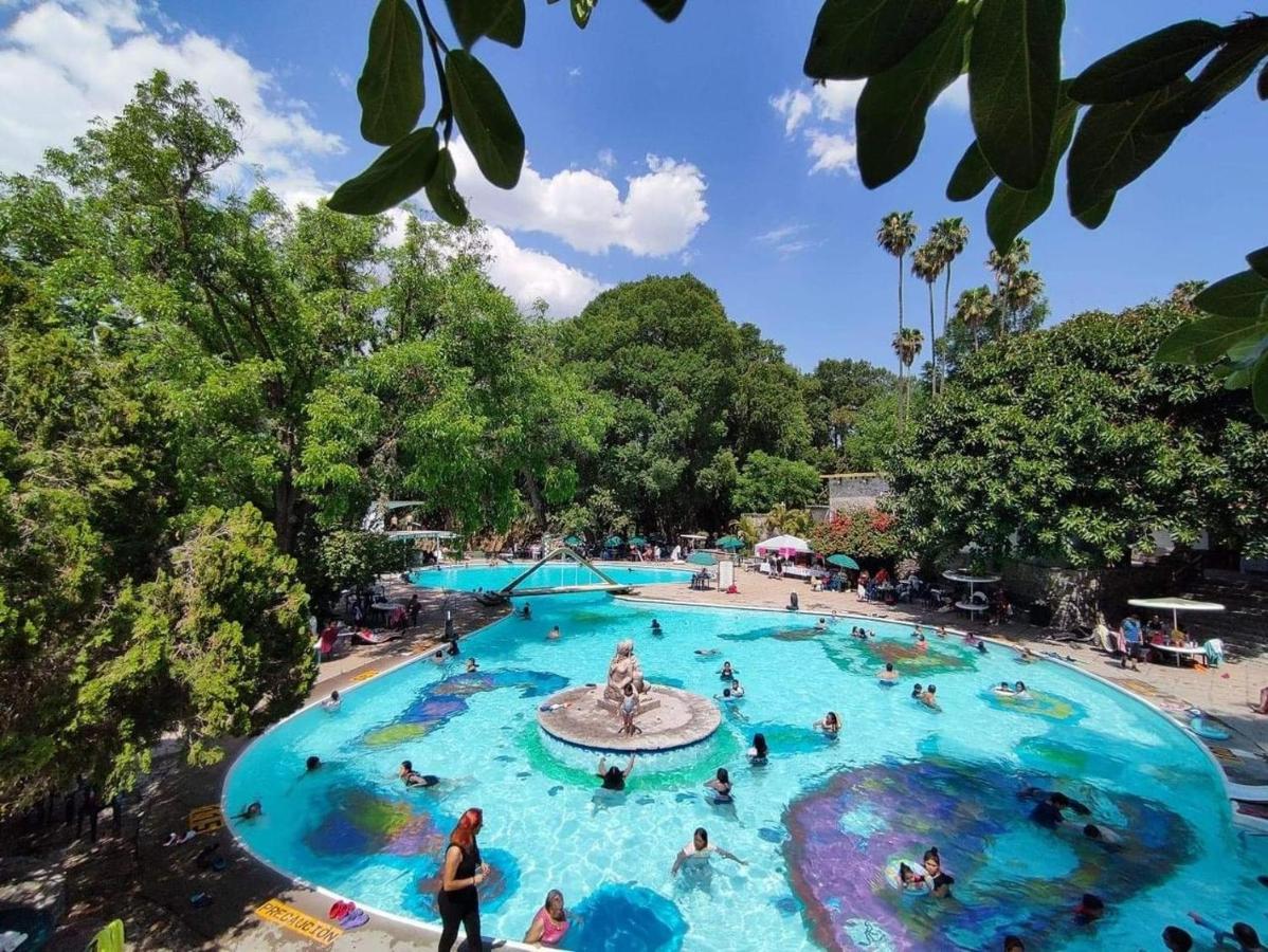 Hotel Balneario Tzindejeh Tasquillo エクステリア 写真