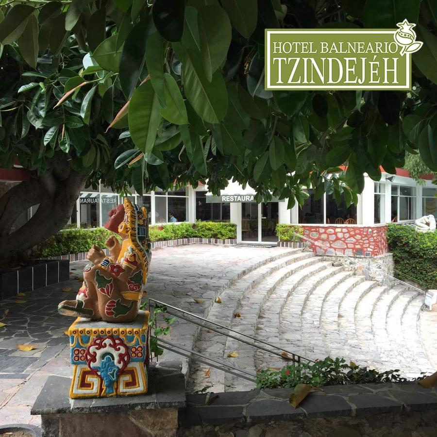 Hotel Balneario Tzindejeh Tasquillo エクステリア 写真