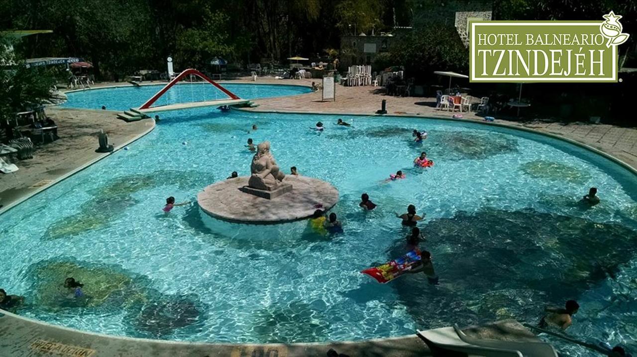 Hotel Balneario Tzindejeh Tasquillo エクステリア 写真