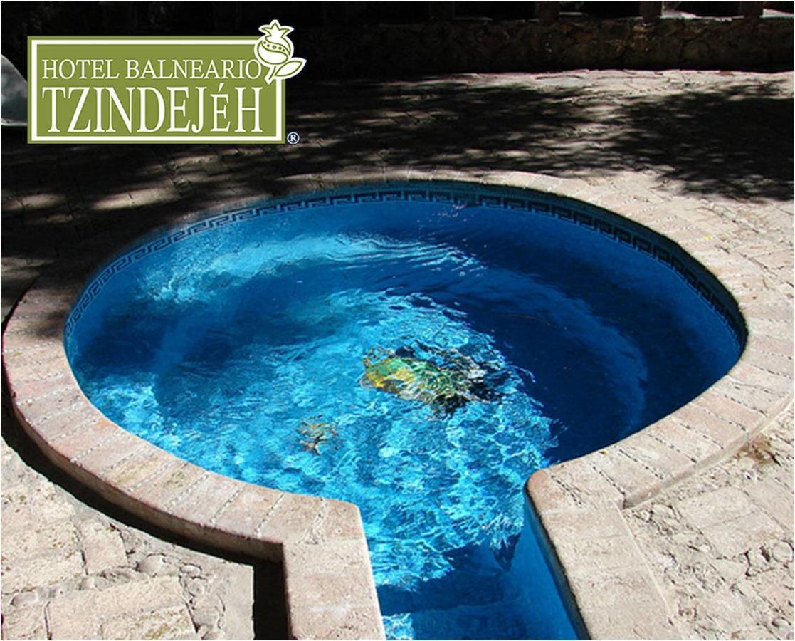 Hotel Balneario Tzindejeh Tasquillo エクステリア 写真