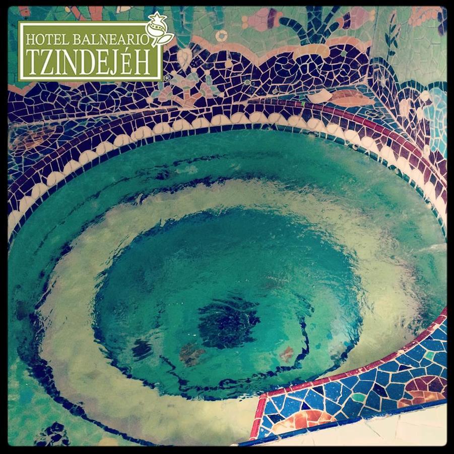 Hotel Balneario Tzindejeh Tasquillo エクステリア 写真