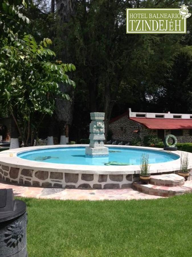 Hotel Balneario Tzindejeh Tasquillo エクステリア 写真