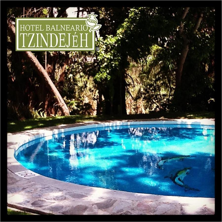 Hotel Balneario Tzindejeh Tasquillo エクステリア 写真