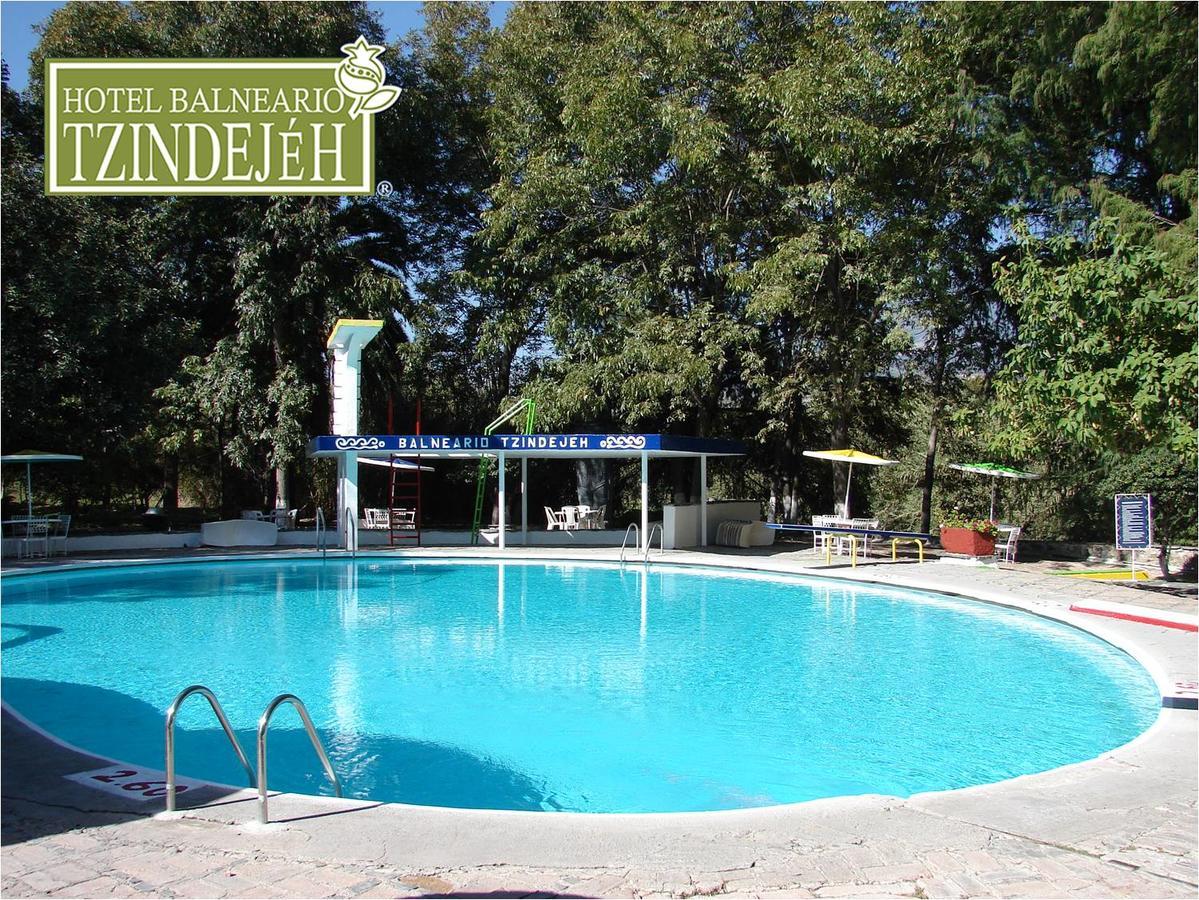Hotel Balneario Tzindejeh Tasquillo エクステリア 写真