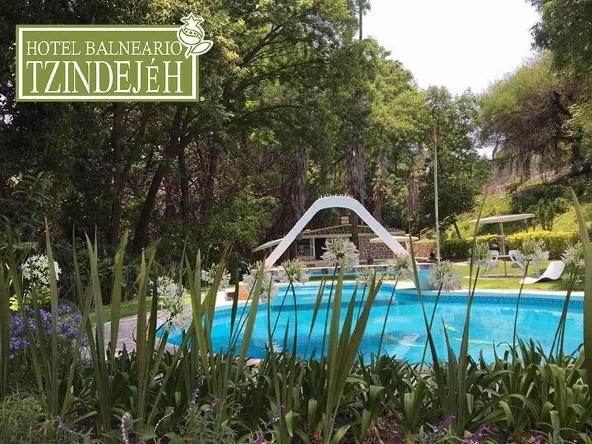 Hotel Balneario Tzindejeh Tasquillo エクステリア 写真